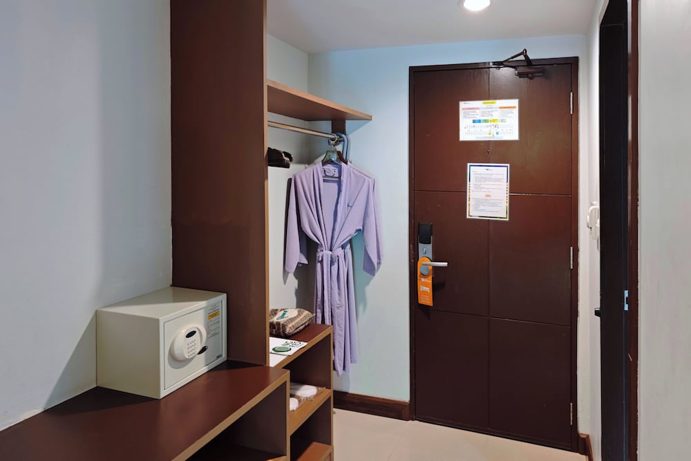 Patong Resort Hotel 57/66