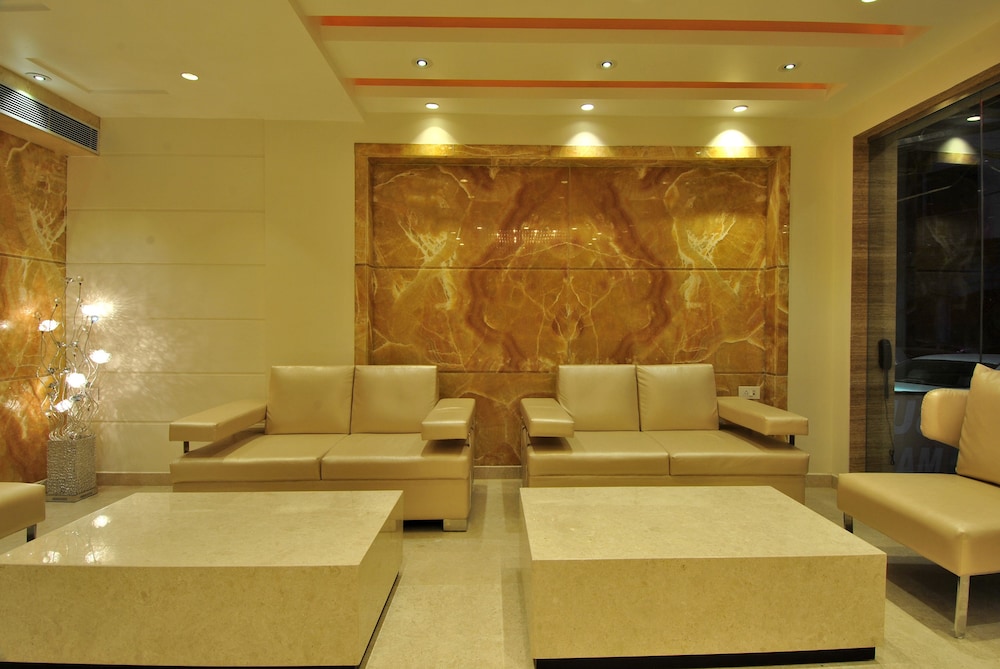 Hotel Sai Miracle 37/47