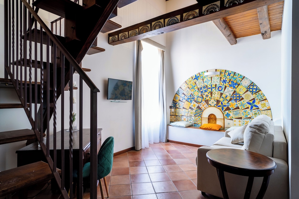 GRAND HOTEL LA BATIA 51/60