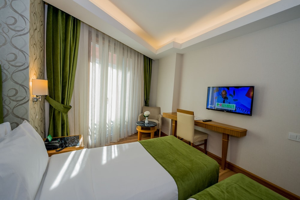 Bizim Hotel 33/64