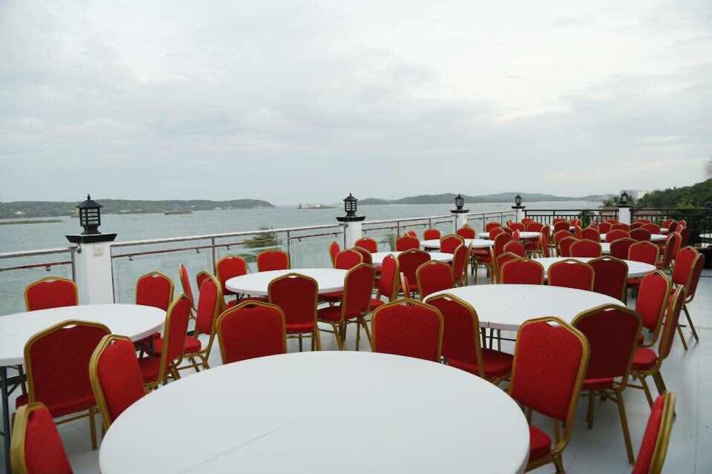 Villa Hotel 32/50