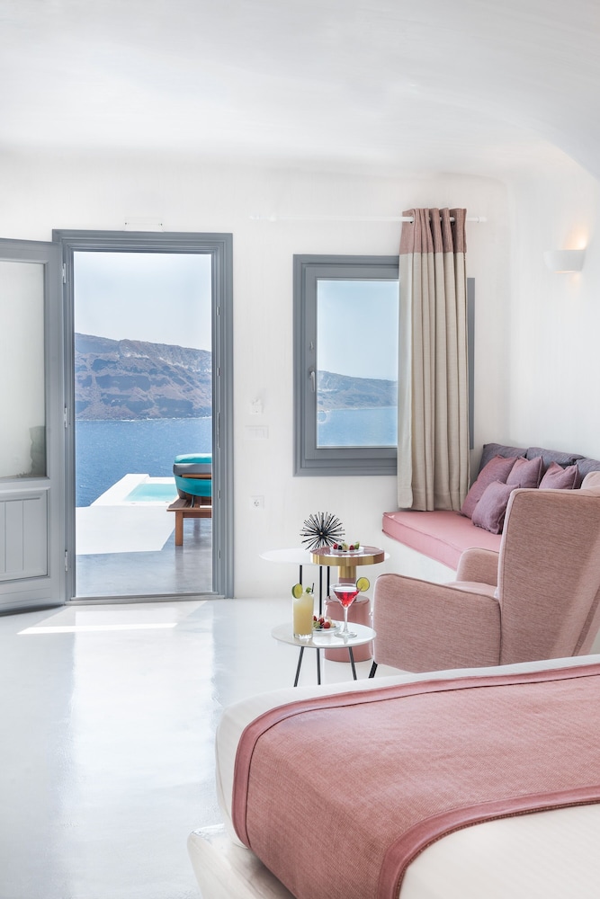 Maregio Suites 10/50