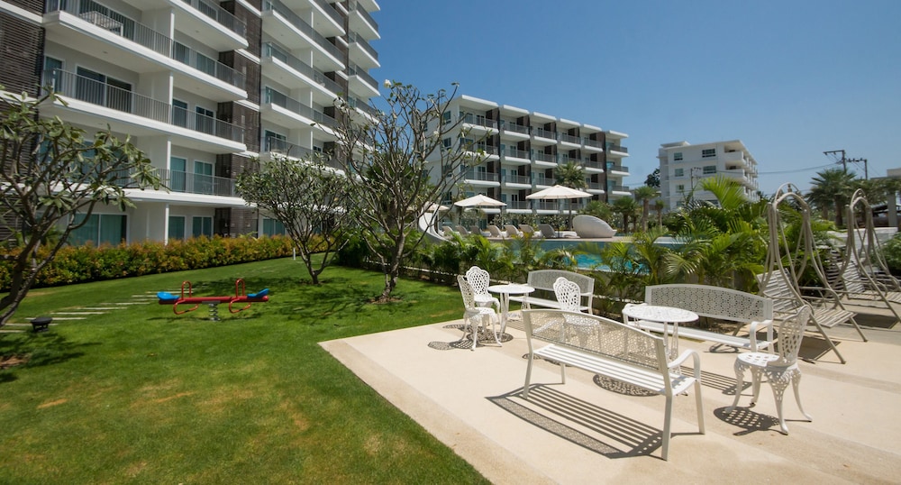 The Sea Condominium 54/67