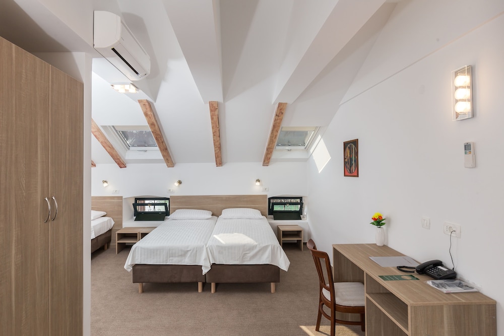Hotel Vimbula 50/50