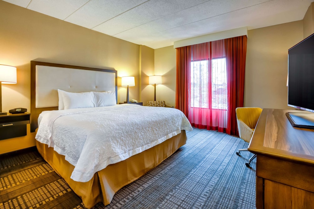Hampton Inn Boston-Norwood 16/52