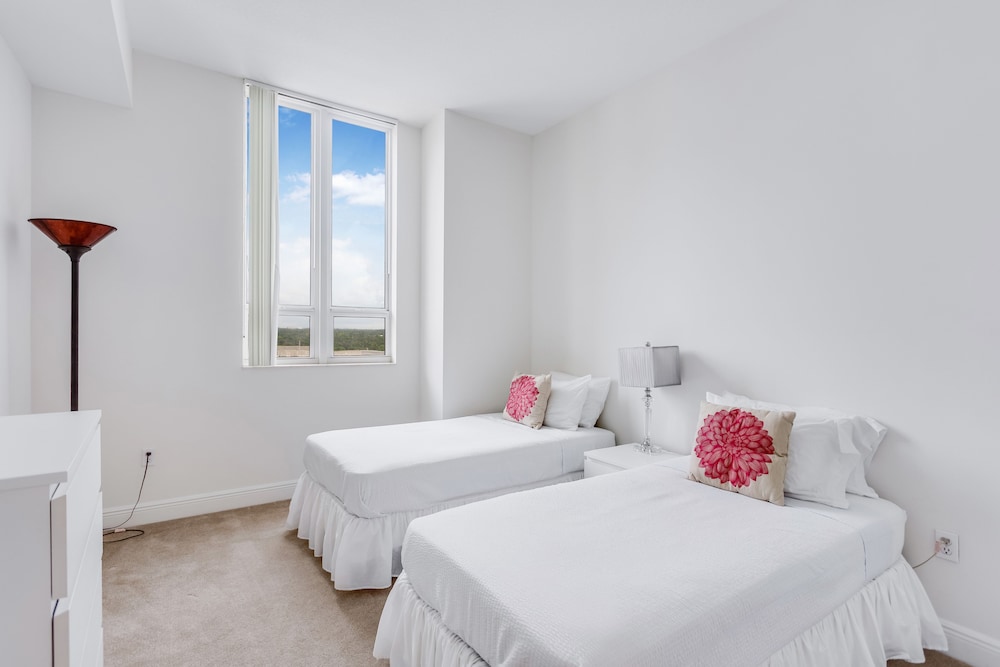 Towers of Dadeland by Miami Vacations 17/60