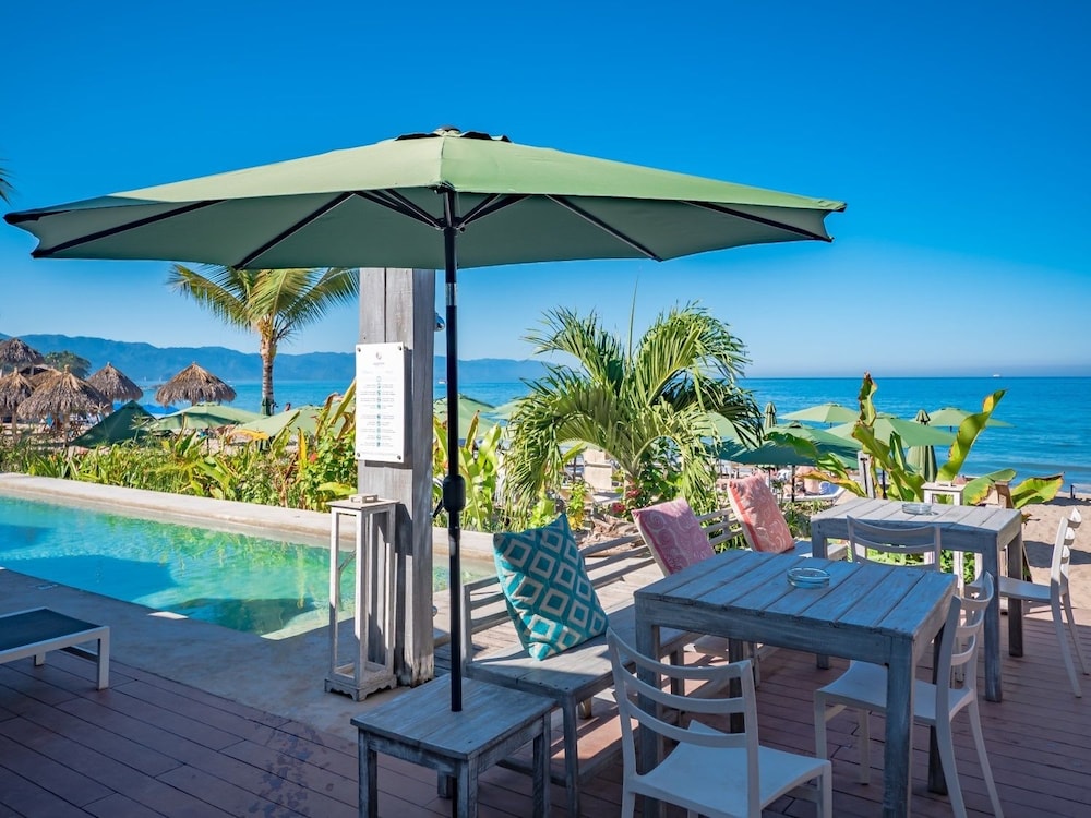 Suites At Sapphire Ocean Club 15/30