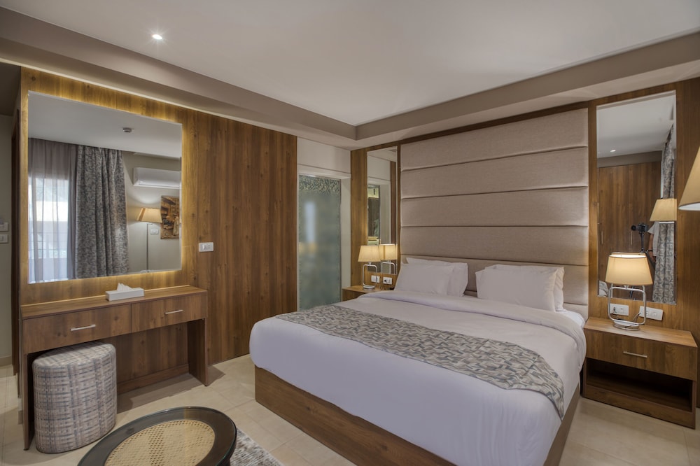 NOZOL PYRAMIDS HOTEL 24/59
