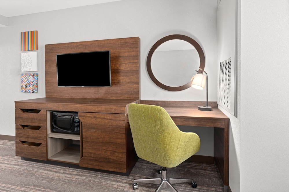 Hampton Inn & Suites Burlington WA 35/39