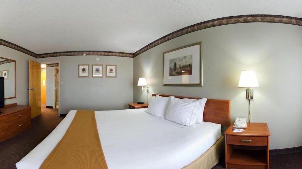 Holiday Inn Express Hotel Suites Colby 23/60