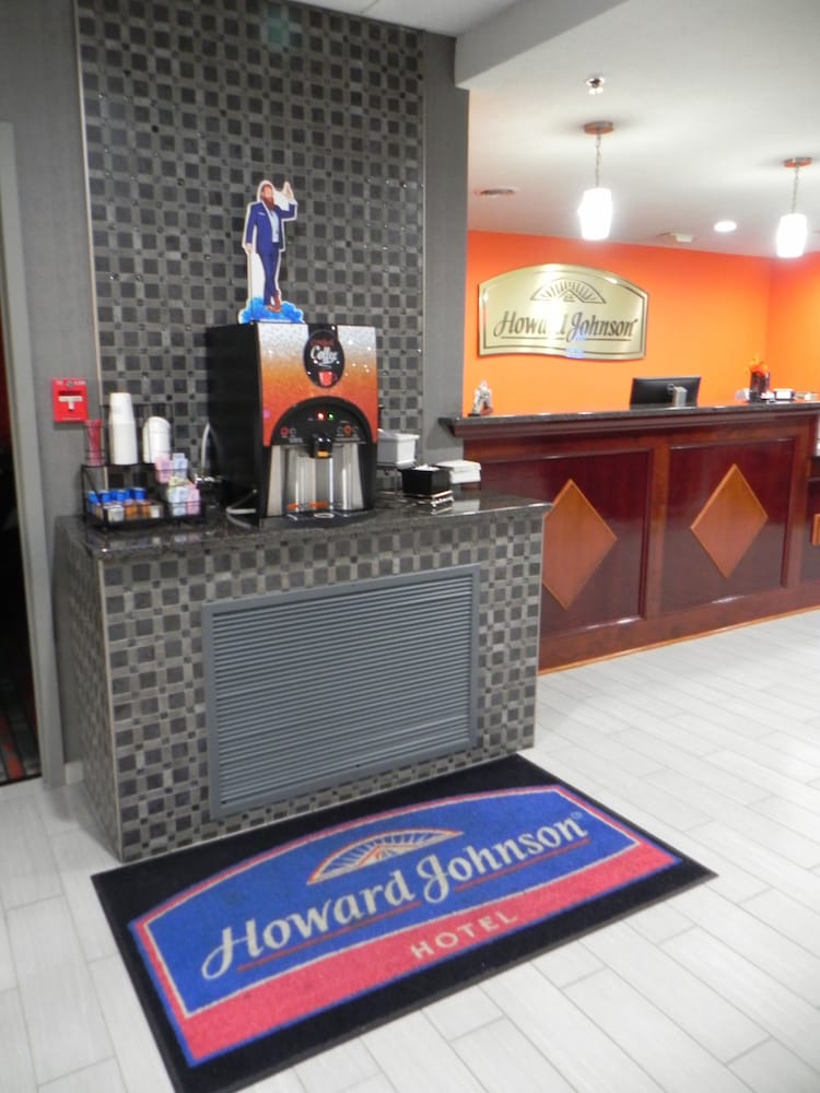 Howard Johnson by Wyndham Lexington 10/33