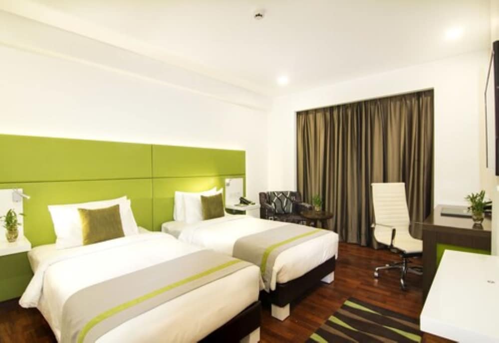 Lemon Tree Hotel Banjara Hills 6/30