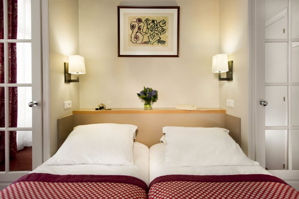 HOTEL DE LUTECE 8/40