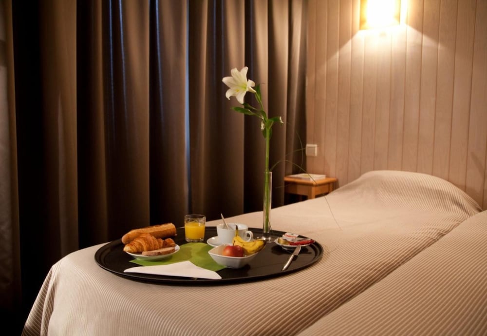 HÔTEL LE RELAIS 38/50