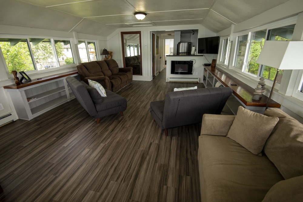 Ithaca Boat House 24/47