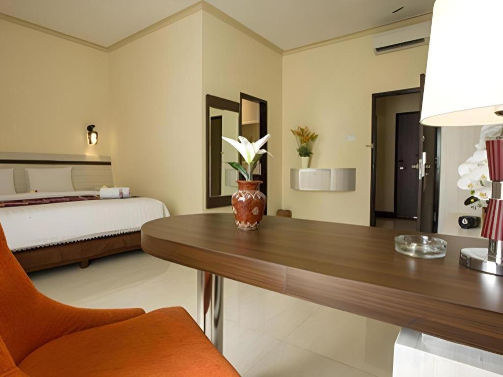 HOTEL PURI INDAH & CONVENTION 99/99