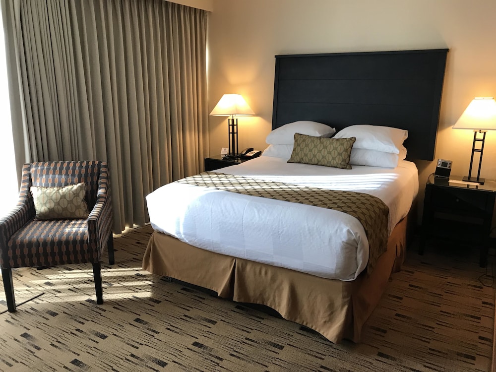 Best Western Plus Hood River Inn 32/80