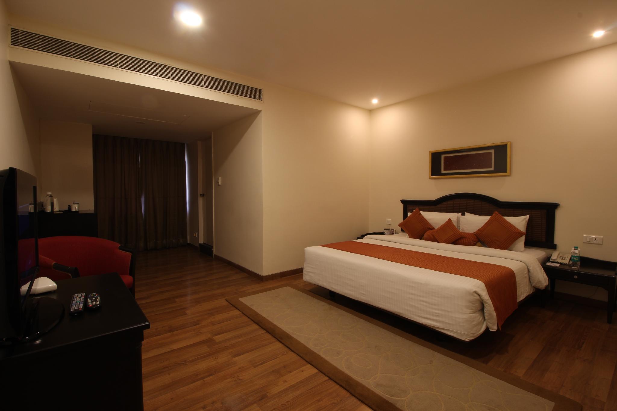 EXECUTIVE, SUITE