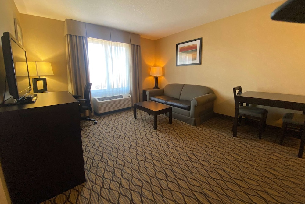Wingate by Wyndham Fort Saskatchewan 45/64