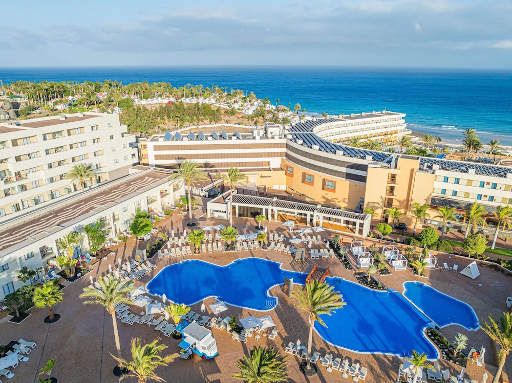 Iberostar Waves Gaviotas Park 4/46