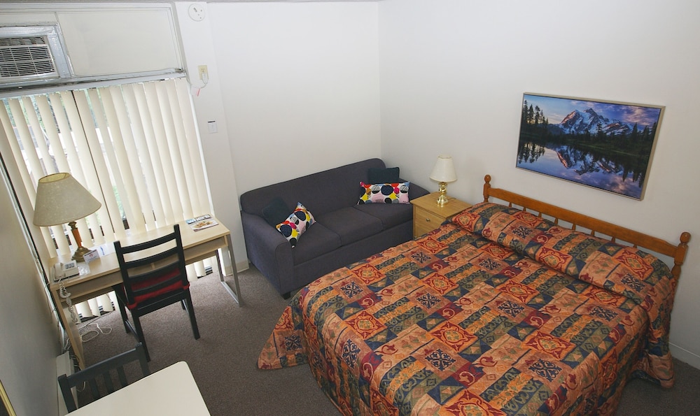 ALEXANDRA HOTEL 24/37