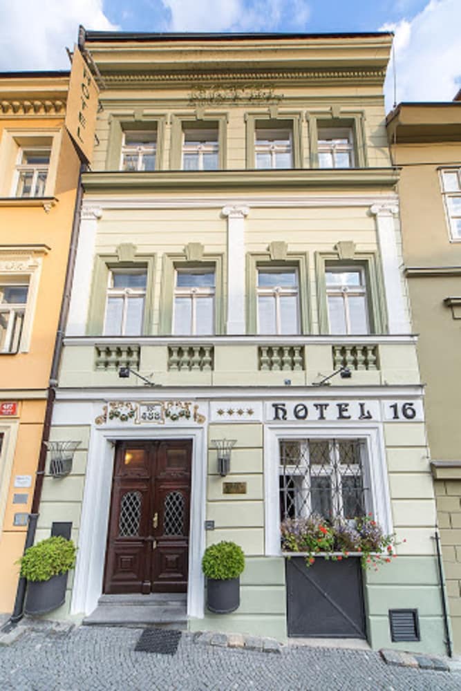 Boutique Hotel 16 1/50