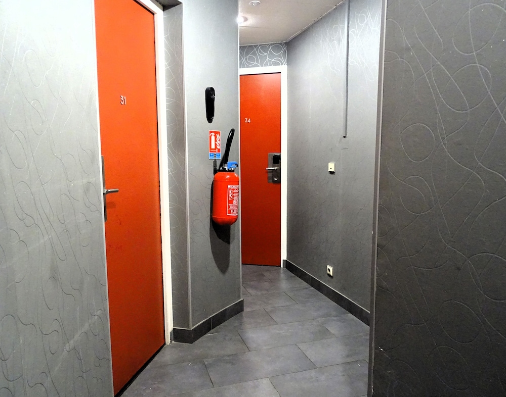 Hipotel Belgrand Edith Piaf 25/50