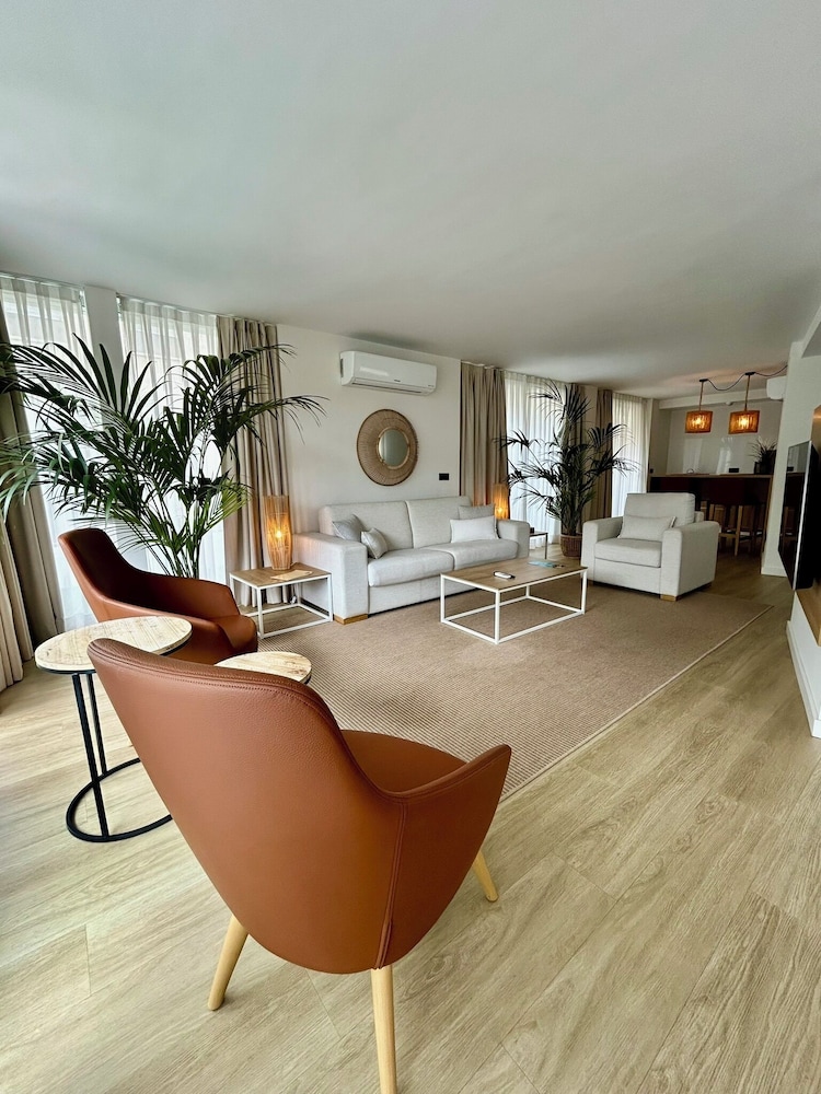 Hi Suites Hotel Emblematico 56/66