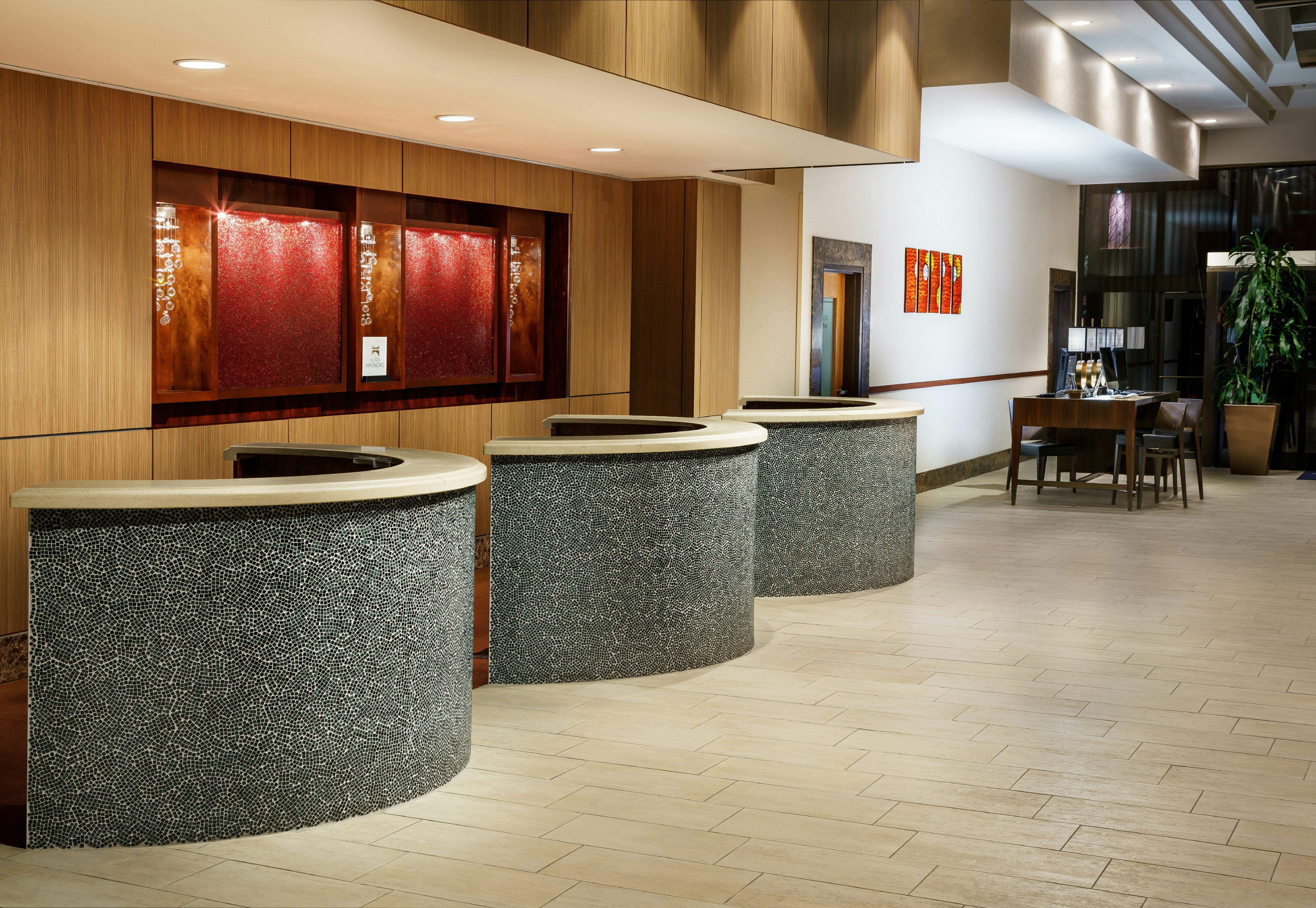 Hilton Charlotte University Place 10/66