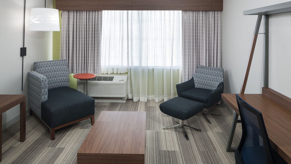 Holiday Inn Express Suites Orlando At Seaworld An Ihg Hotel 28/57