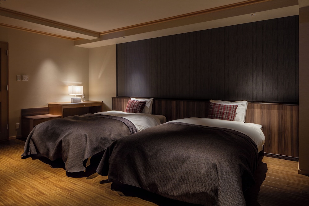 Sunset, Suite, Twin Beds, 6 Futon Beds, High Floor