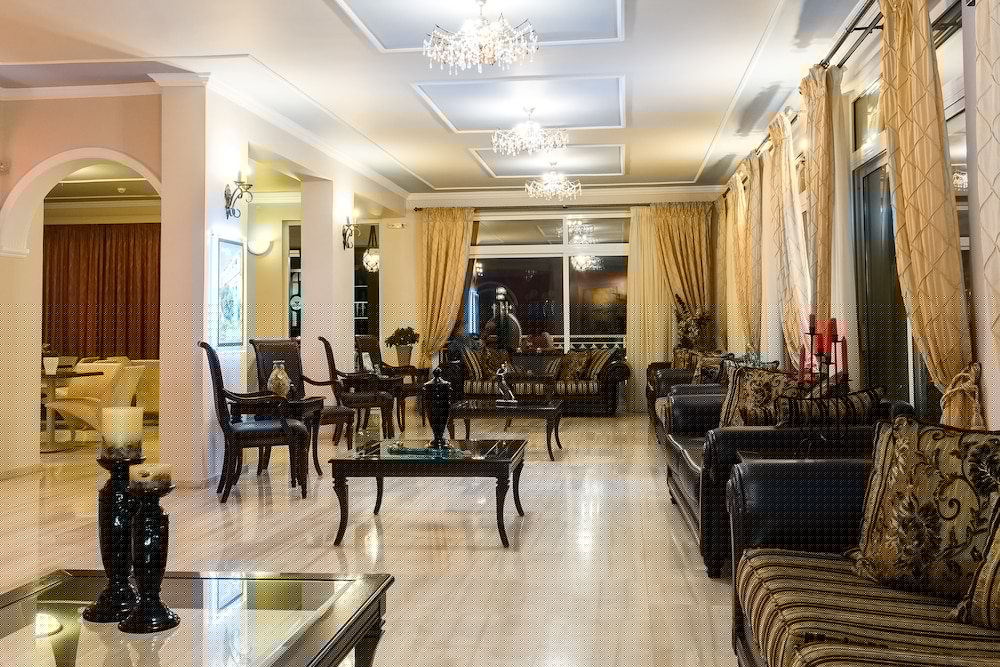 Ionis Art Hotel 47/51