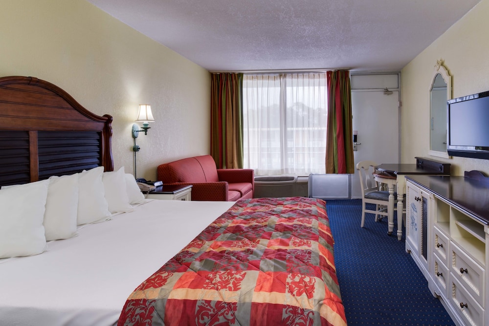 Seralago Hotel and Suites Main Gate East 5/32