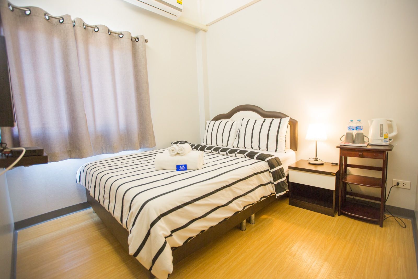 1 BEDROOM, STUDIO