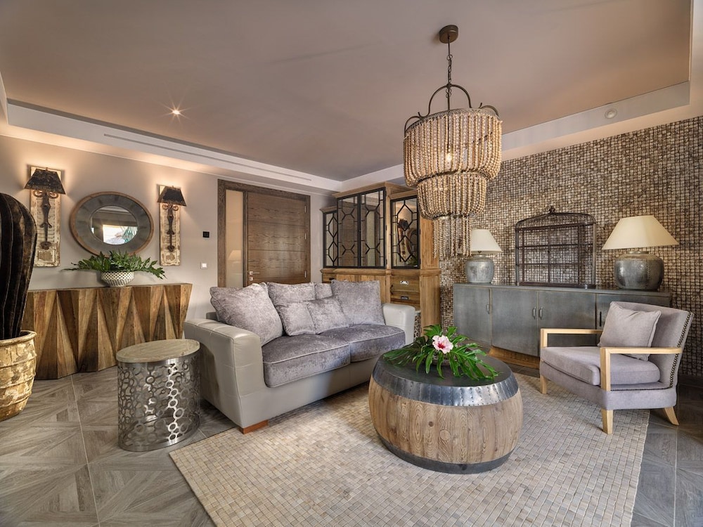 Royal River Luxury Hotel (Adults Only +16) 49/75