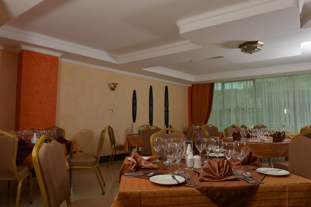 Summerdale Inn 29/32