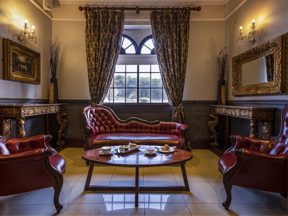 Treacys Hotel Waterford 54/70