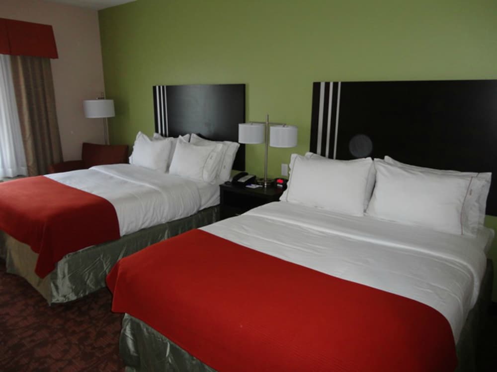Standard, 2 Queen Beds, Accessible