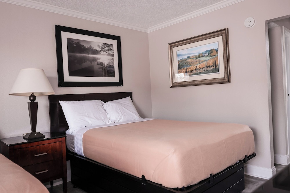 Riverside Inn & Suites by OYO Danville Ceaser Casino 41/68