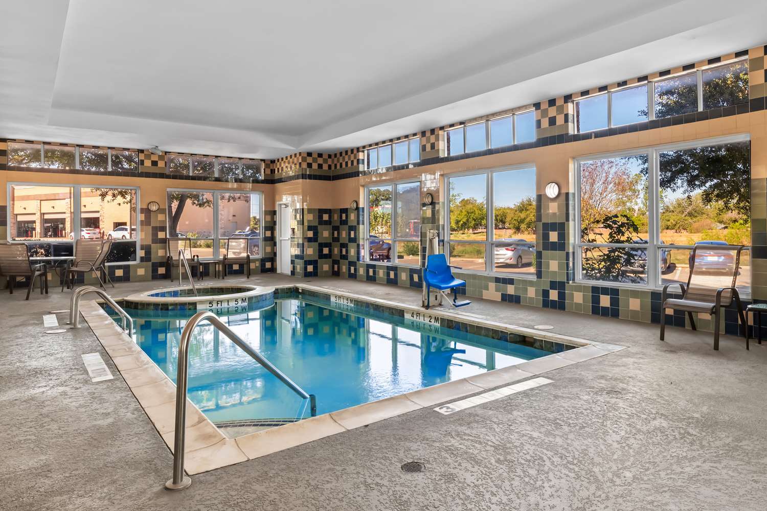 Comfort Inn Suites Near Lake Lewisville 43/43