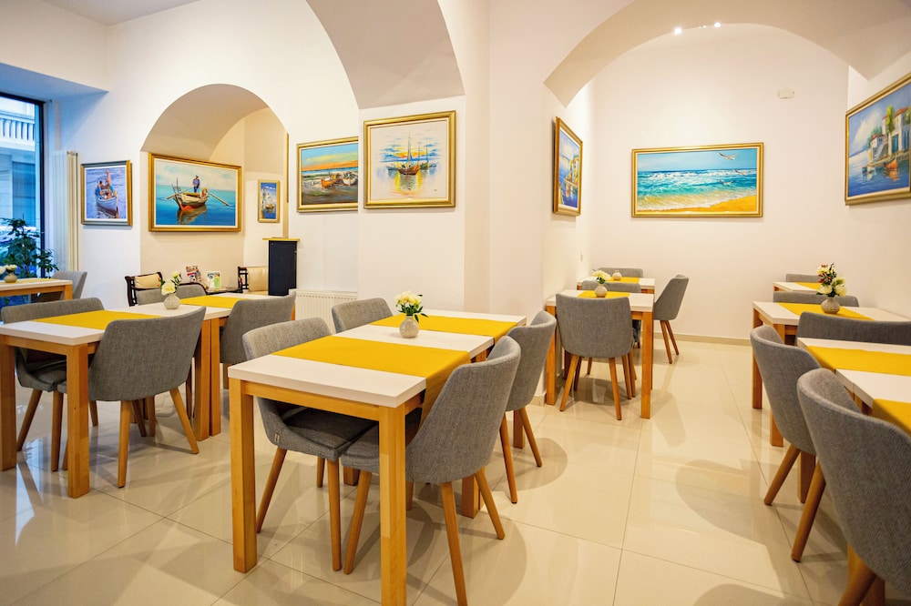 Bucur Accommodation 36/46