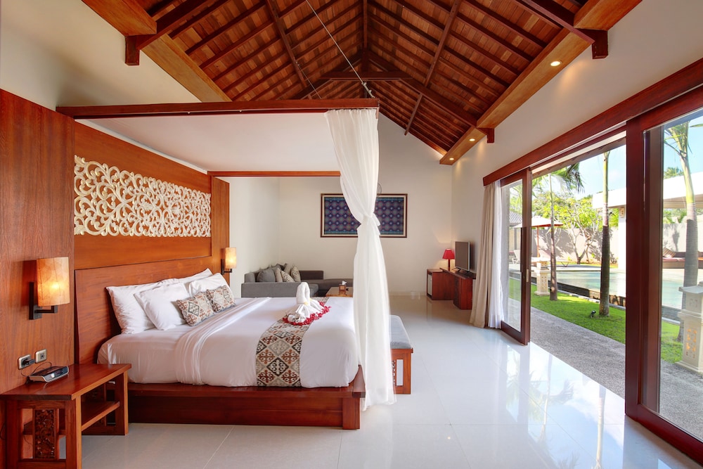 4 BEDROOMS, SUITE, VILLA, PRIVATE POOL