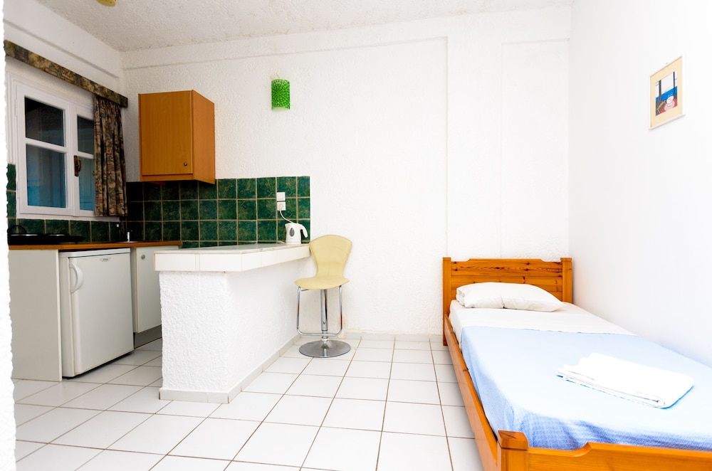 Classic Studios And Apartments 22/70