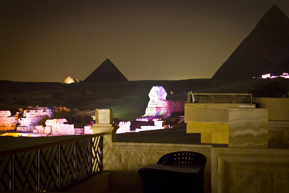 Pyramids Valley 47/50