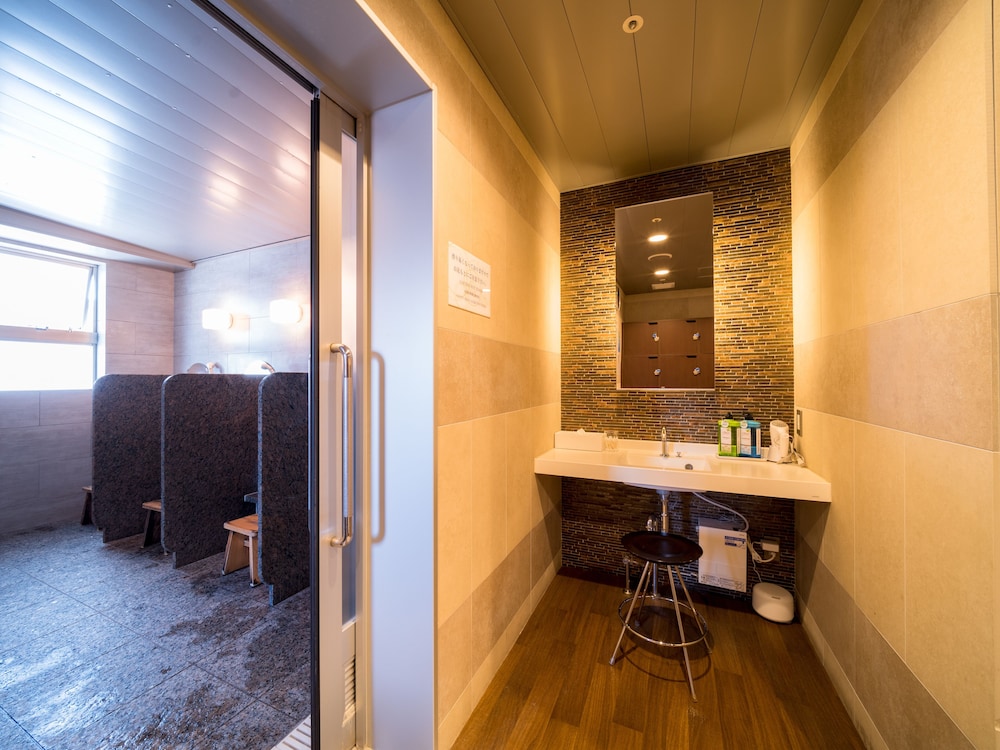 Super Hotel Ube Natural Hot Springs 29/34