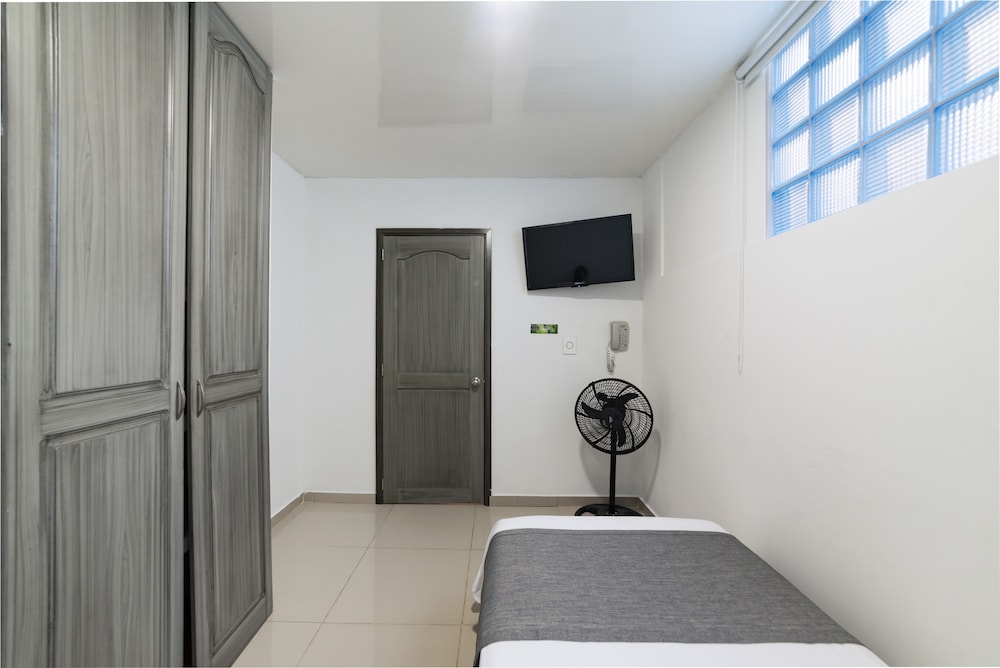 Hotel Exito 24/30