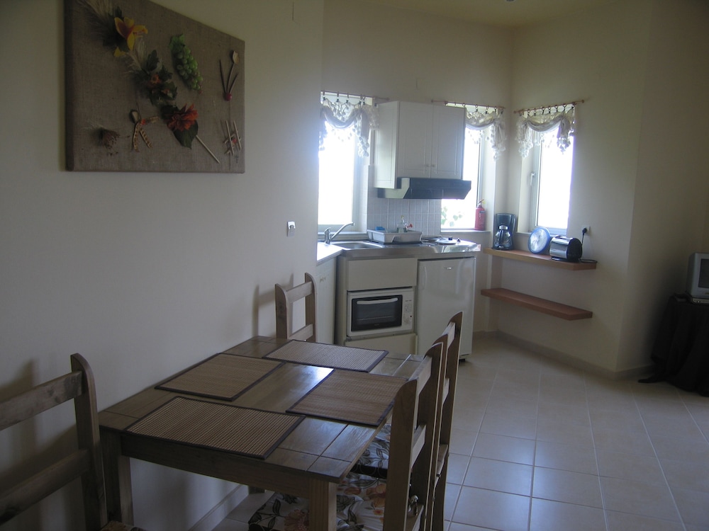 New Kydonia Suites & Studios 14/25