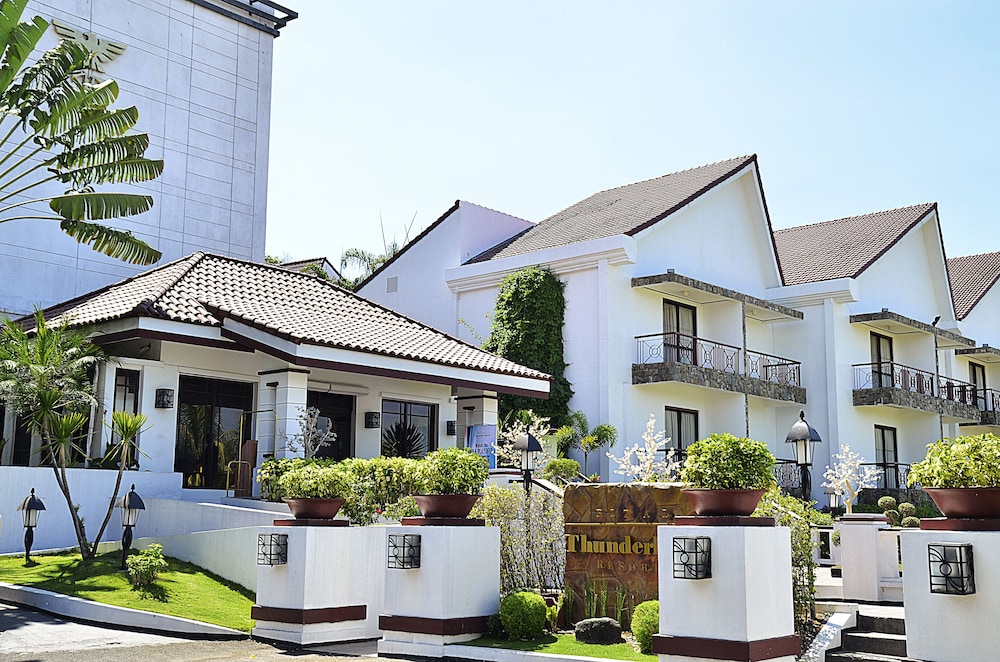 Thunderbird Resorts - Rizal 4/70