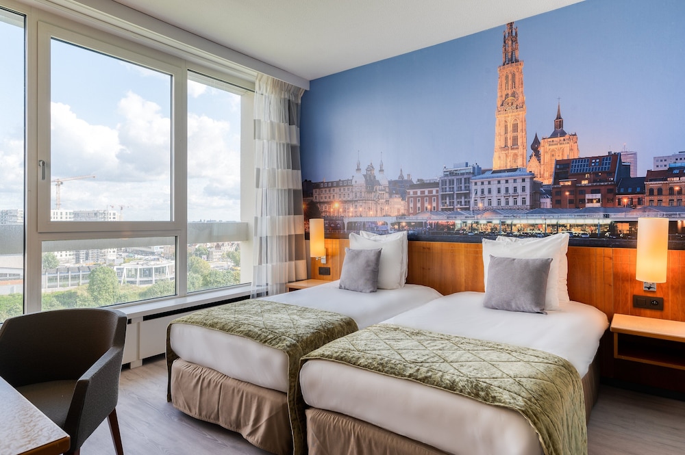 Crowne Plaza Antwerp 17/80
