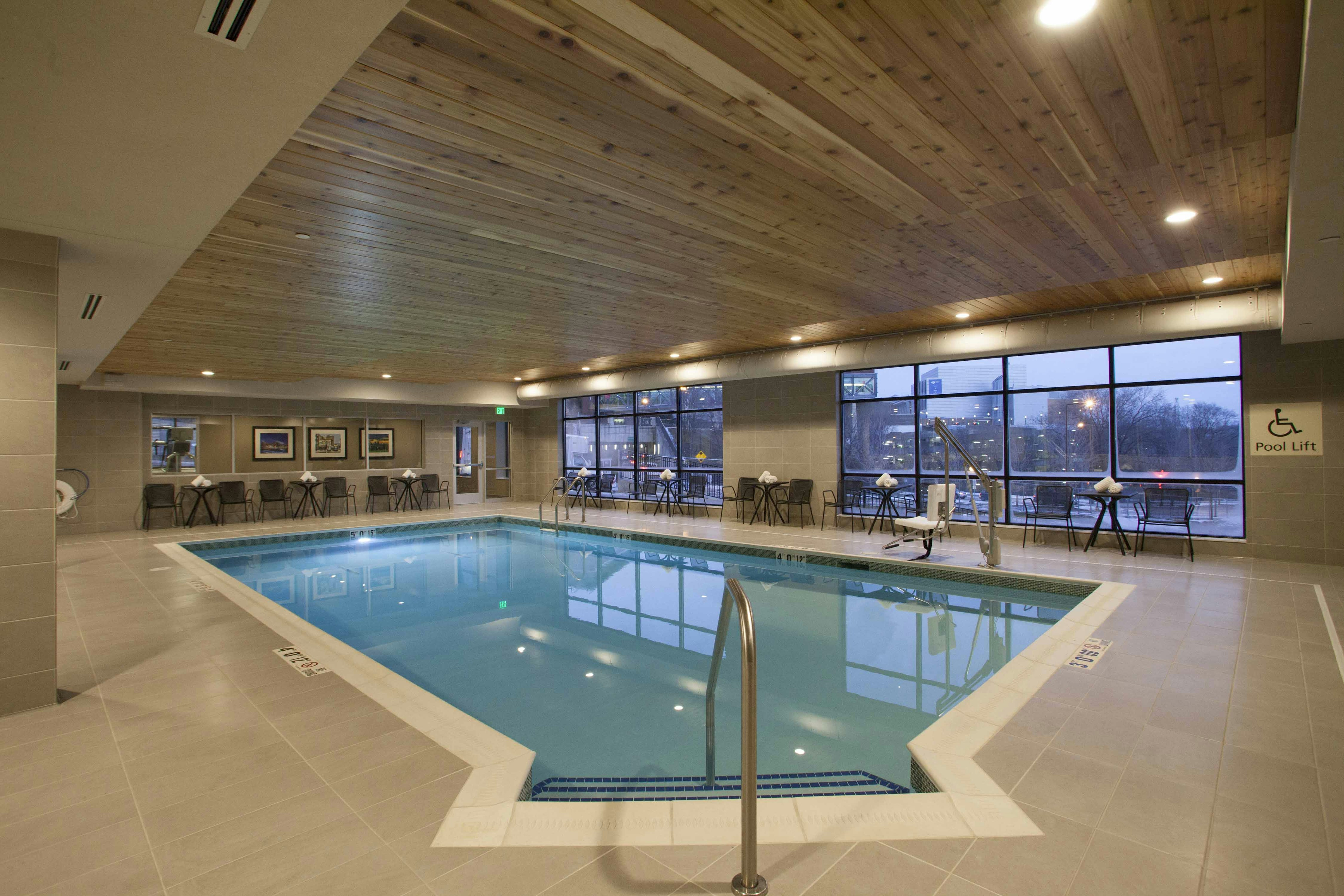 Hampton Inn Suites St Paul Downtown 28/70